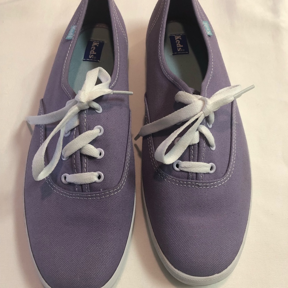 Like new, light purple Keds.